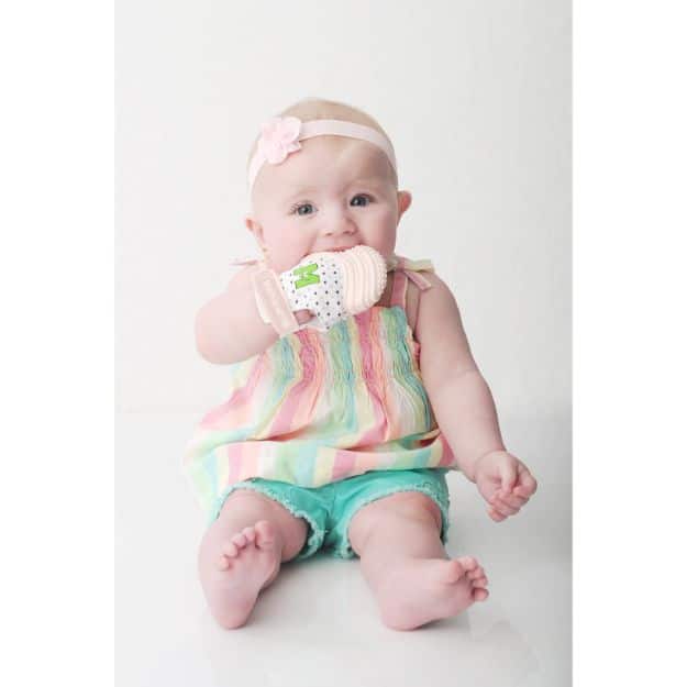 Teething best sale mitt uk